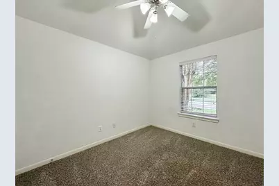 73 E Montfair Boulevard, The Woodlands, TX 77382 - Photo 10