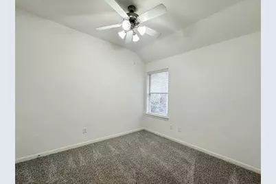 73 E Montfair Boulevard, The Woodlands, TX 77382 - Photo 8