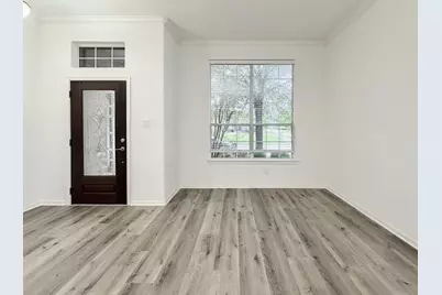 73 E Montfair Boulevard, The Woodlands, TX 77382 - Photo 2