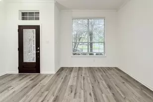 73 E Montfair Blvd, The Woodlands, TX 77382 - Photo 2