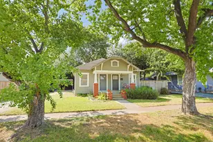 1321 Beverly St, Houston, TX 77008 - Photo 2