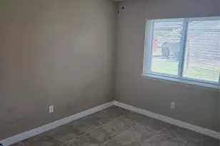 4920 Deerwood Cir, Baytown, TX 77521 - Photo 12