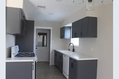 4920 Deerwood Circle, Baytown, TX 77521 - Photo 4