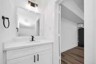 8021 Birmingham St, Houston, TX 77028 - Photo 8