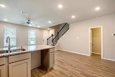 8016 Scanlan Trail, Missouri City, TX 77459 - Photo 6