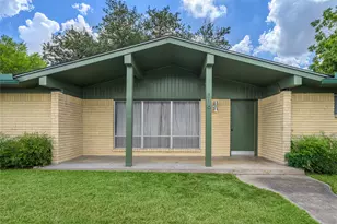 516 W Fourteenth St, Shiner, TX 77984 - Photo 4