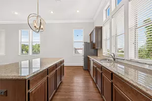 3231 Maxroy St, Houston, TX 77008 - Photo 12