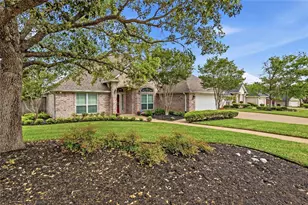 401 Sapphire Dr, College Station, TX 77845 - Photo 2