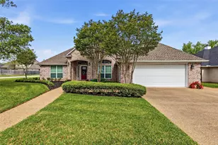 401 Sapphire Dr, College Station, TX 77845 - Photo 1