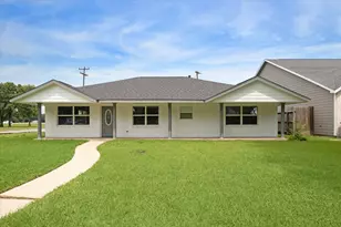 803 Hackberry St, Stafford, TX 77477 - Photo 2