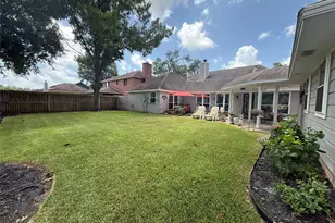 110 Portulaca St, Lake Jackson, TX 77566 - Photo 6