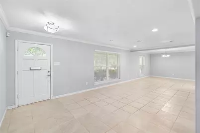 6002 McKnight Street, Houston, TX 77035 - Photo 4