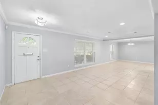 6002 McKnight St, Houston, TX 77035 - Photo 4