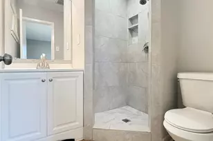 303 Ligustrum St, Lake Jackson, TX 77566 - Photo 12