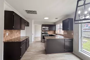 4012 Cedarwood Dr, Pearland, TX 77584 - Photo 2