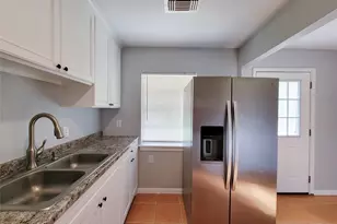 12422 Mylla St, Houston, TX 77015 - Photo 8