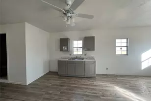 5104 39th St, Dickinson, TX 77539 - Photo 4