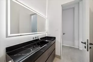 1730 Bayram Dr, Houston, TX 77055 - Photo 6