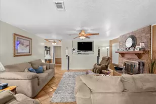 12615 Old River Dr, Mont Belvieu, TX 77523 - Photo 6