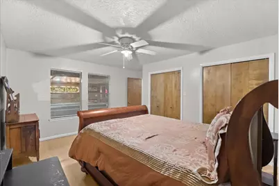 12615 Old River Drive, Mont Belvieu, TX 77523 - Photo 20