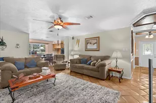12615 Old River Dr, Mont Belvieu, TX 77523 - Photo 4