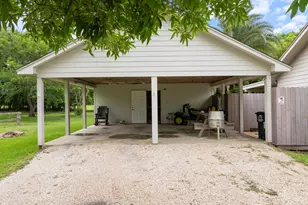 1103 Green Ave, Palacios, TX 77465 - Photo 4
