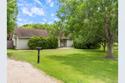 1103 Green Avenue, Palacios, TX 77465 - Photo 1