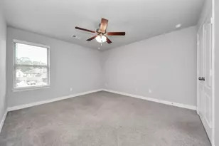 196 Chestnut Meadow Dr, Conroe, TX 77384 - Photo 10