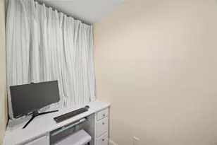 4002 Drummond St, Houston, TX 77025 - Photo 20