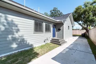 1919 Lombardy St, Houston, TX 77023 - Photo 16