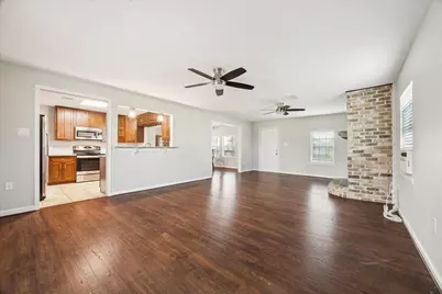 2226 103rd Street, Galveston, TX 77554 - Photo 4
