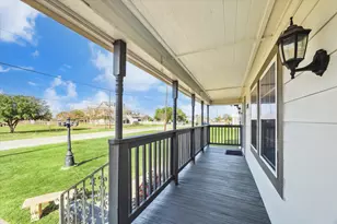 2226 103rd St, Galveston, TX 77554 - Photo 2