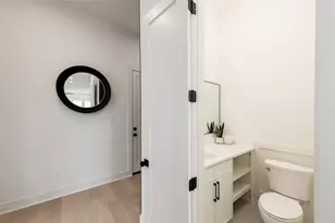 1122 E 27th St, Houston, TX 77009 - Photo 6