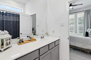 15418 Kings Lake Ct, Mont Belvieu, TX 77523 - Photo 24