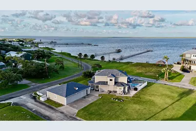 102 Smith Cove Road, Rockport, TX 78382 - Photo 2