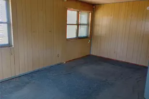 202 Miller St, Smithville, TX 78957 - Photo 6