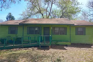 202 Miller St, Smithville, TX 78957 - Photo 2