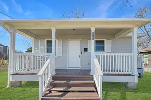 114 8th St, Rosenberg, TX 77471 - Photo 1