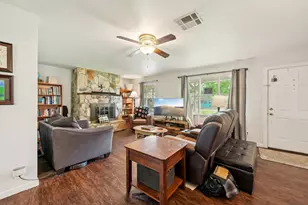 3036 Crest Dr, Dickinson, TX 77539 - Photo 8