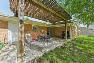 3036 Crest Dr, Dickinson, TX 77539 - Photo 26