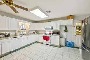 3036 Crest Dr, Dickinson, TX 77539 - Photo 14