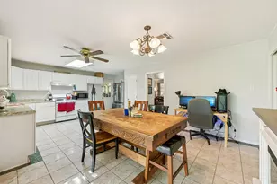 3036 Crest Dr, Dickinson, TX 77539 - Photo 12