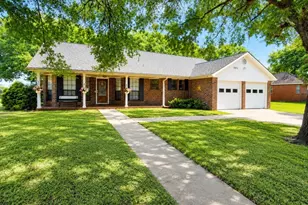 809 John Albert Dr, East Bernard, TX 77435 - Photo 1