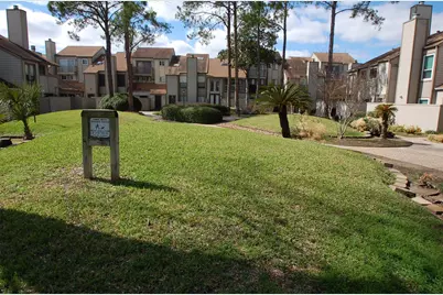 1079 Country Place Drive #1079, Houston, TX 77079 - Photo 10