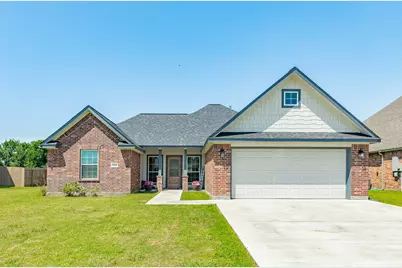 326 Yorktown Avenue, Clute, TX 77531 - Photo 2