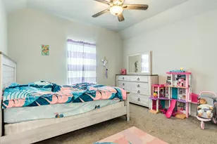 326 Yorktown Ave, Clute, TX 77531 - Photo 18