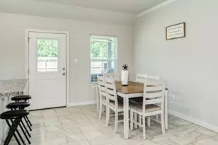 326 Yorktown Ave, Clute, TX 77531 - Photo 8