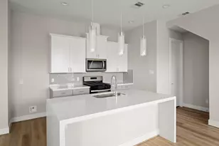 8118 Esther Acres, Houston, TX 77088 - Photo 10