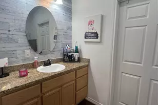 406 San Jacinto St, Smithville, TX 78957 - Photo 10