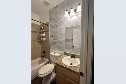 406 San Jacinto Street, Smithville, TX 78957 - Photo 14